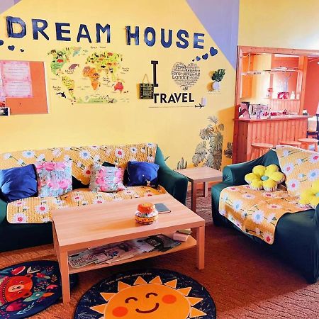צ'רצ'יל Sarah'S Dreamhouse B&B מראה חיצוני תמונה