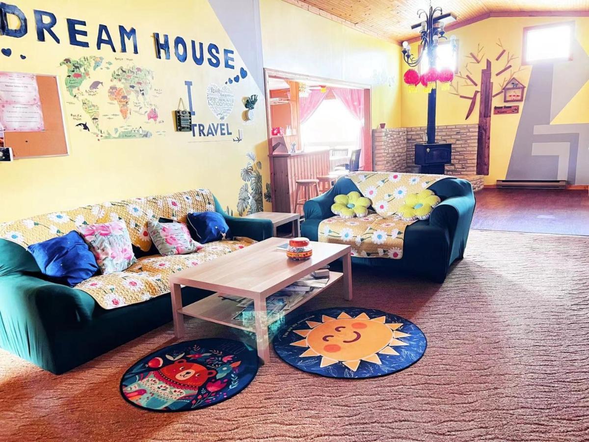 צ'רצ'יל Sarah'S Dreamhouse B&B מראה חיצוני תמונה