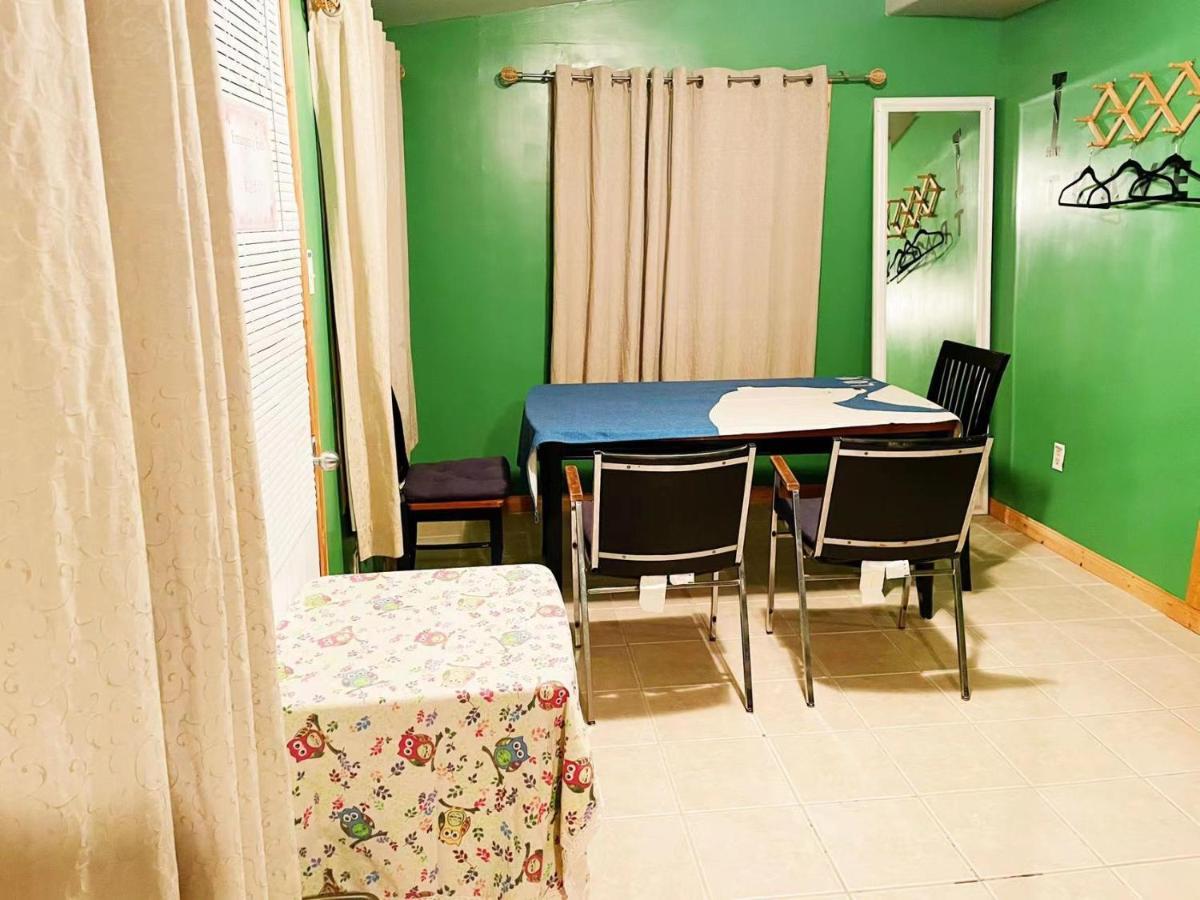 צ'רצ'יל Sarah'S Dreamhouse B&B מראה חיצוני תמונה