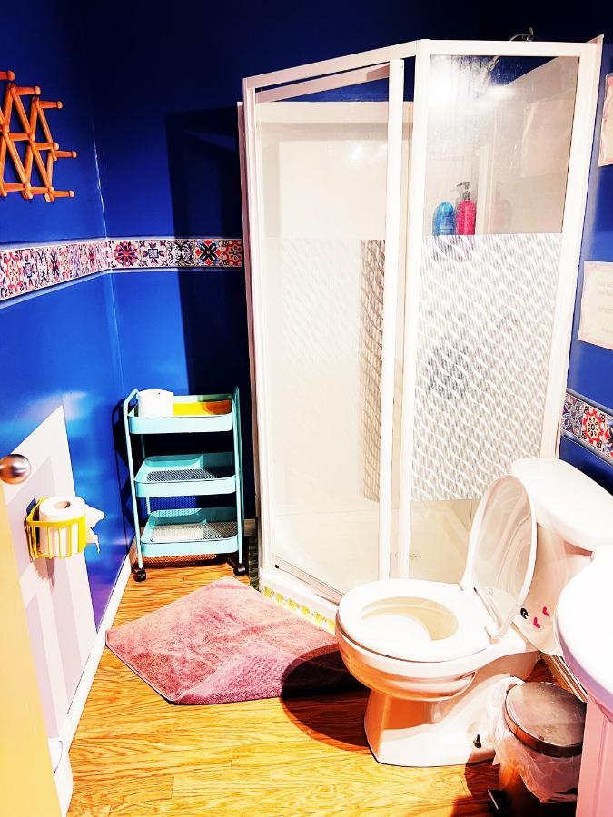 צ'רצ'יל Sarah'S Dreamhouse B&B מראה חיצוני תמונה
