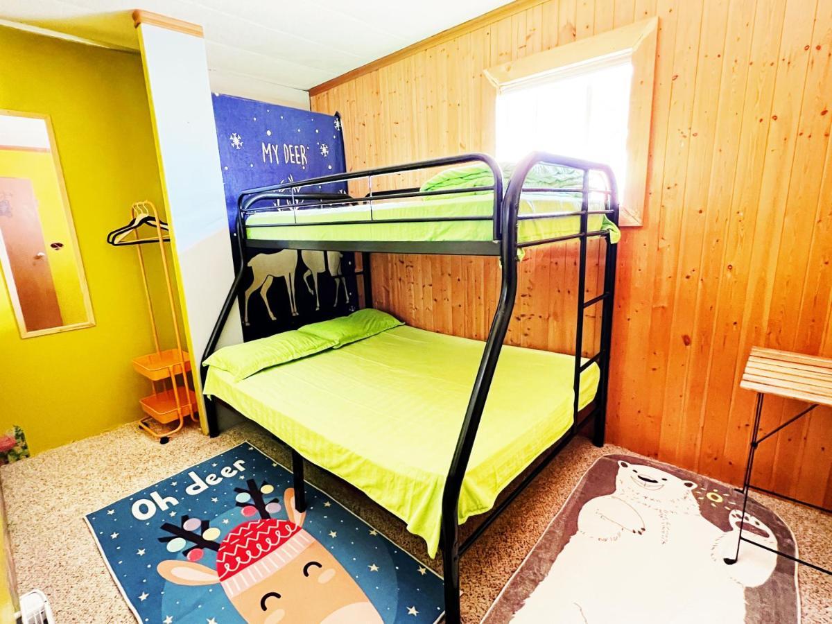 צ'רצ'יל Sarah'S Dreamhouse B&B מראה חיצוני תמונה