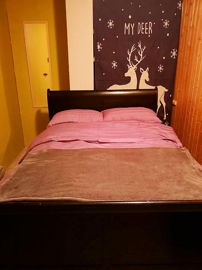 צ'רצ'יל Sarah'S Dreamhouse B&B מראה חיצוני תמונה